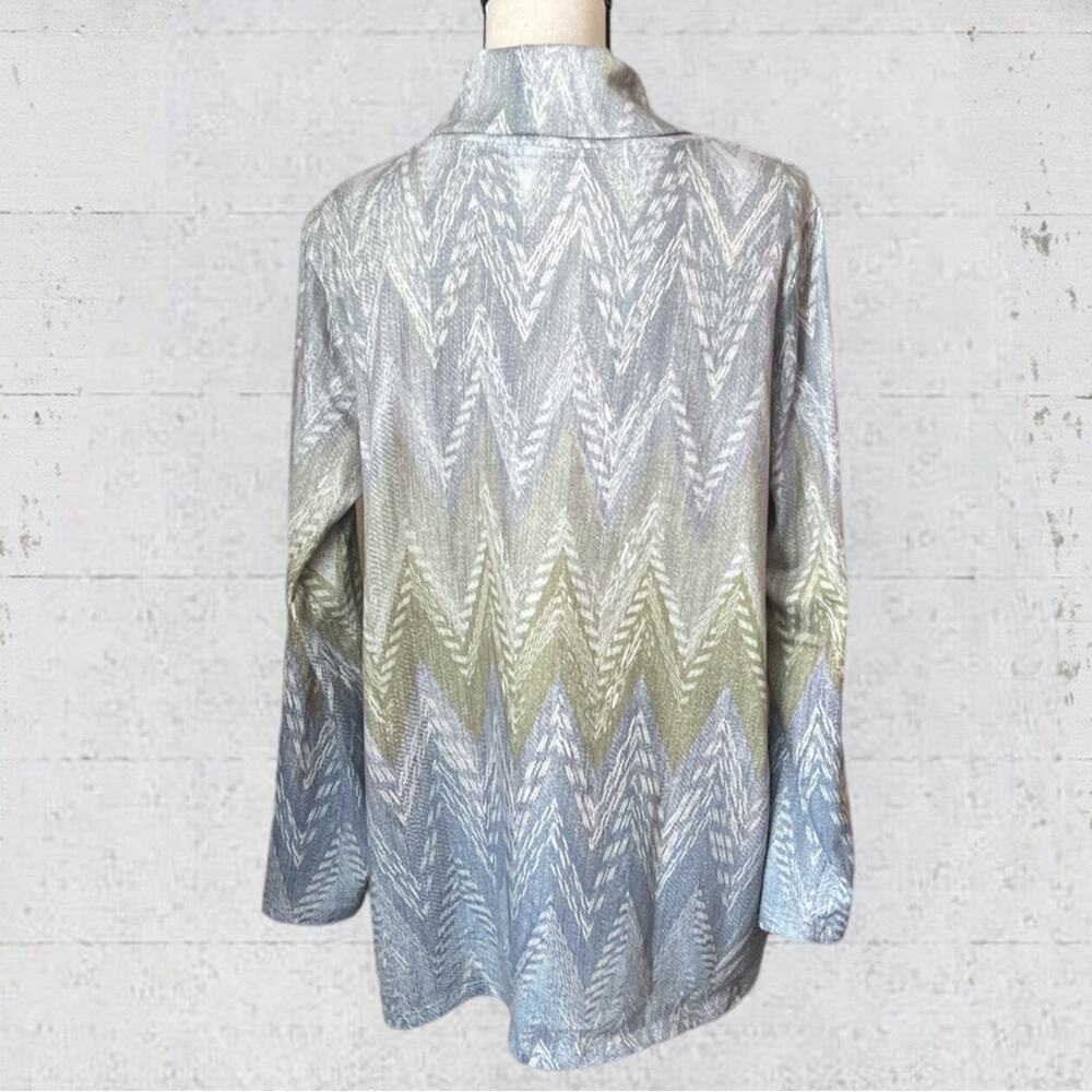 Chico’s Luxe Chevron Printed Cowl Neck Top Size Large - Picture 7 of 12